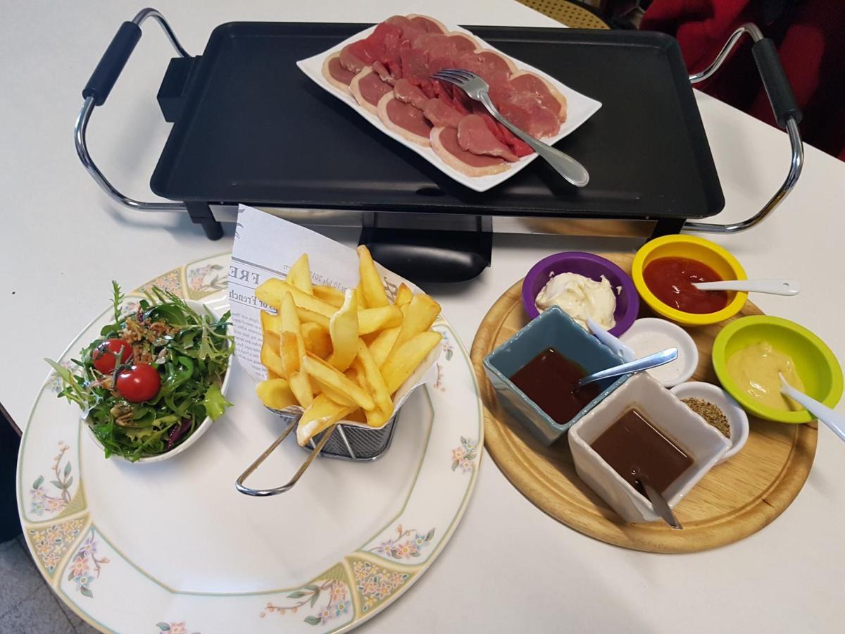 Hotel Restaurant Le Traineau Clelles Kültér fotó