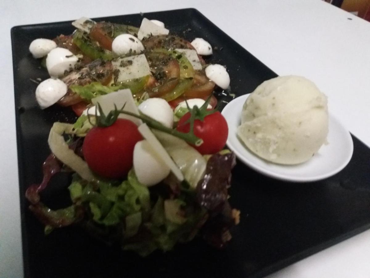 Hotel Restaurant Le Traineau Clelles Kültér fotó